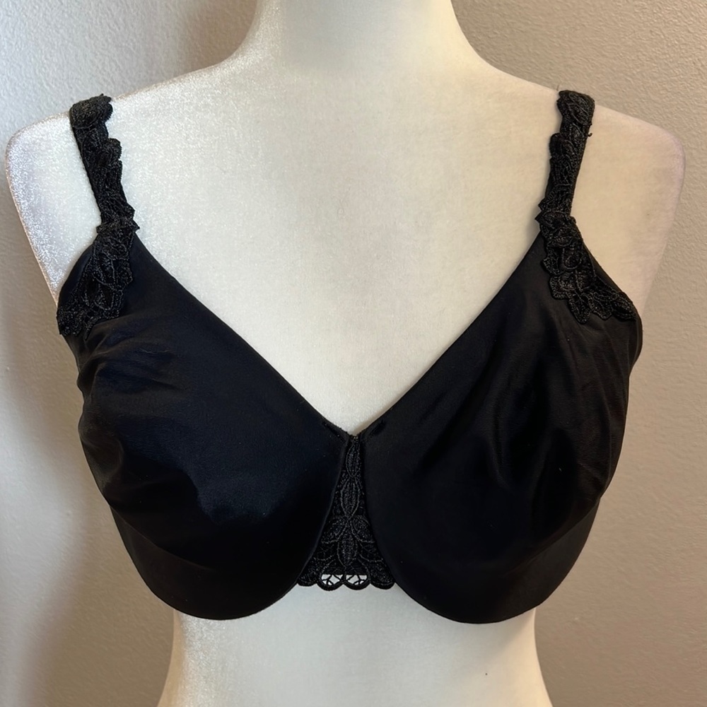 Lilyette Black Underwire Bra size 42S